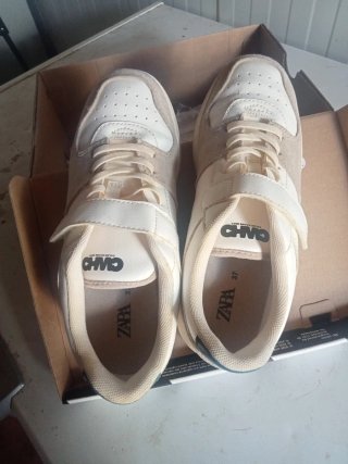 Zapatillas deportivas Zara niño beige/blanco talla