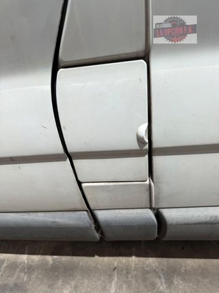 TAPA EXTERIOR COMBUSTIBLE Renault Trafic II Combi (04.2001->)