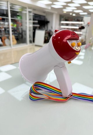 Megáfono blanco portátil