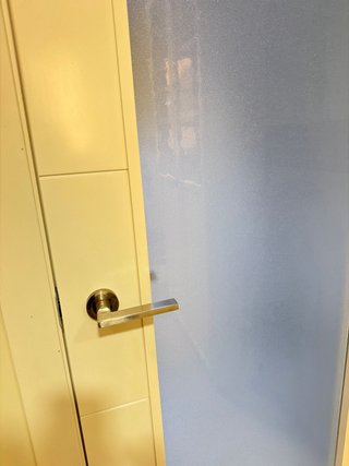 Puerta interior con cristal translúcido