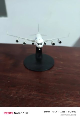 Maqueta Avión Ilyushin IL-96 Cubana