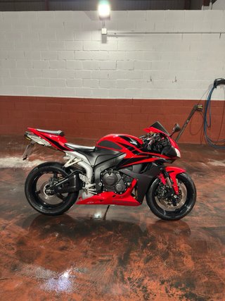 Honda CBR 600 RR en perfecto estado