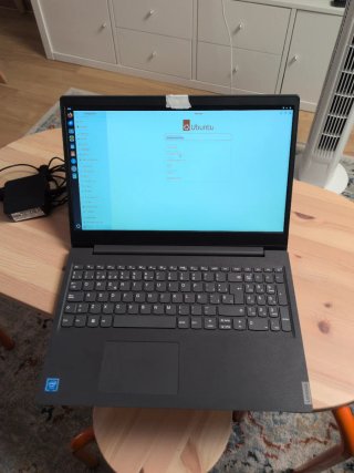 Lenovo V15-IGL Portátil
