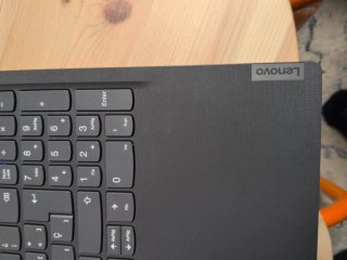 Lenovo V15-IGL Portátil