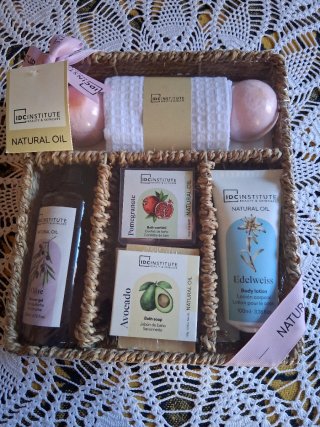 Cesta regalo IDC INSTITUTE Natural Oil
