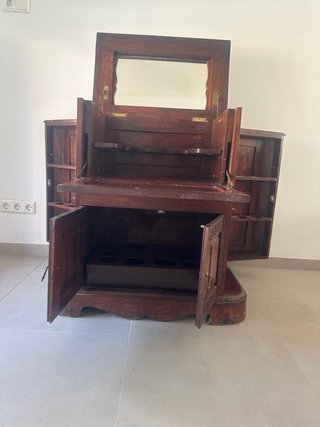 Mueble bar antiguo de madera