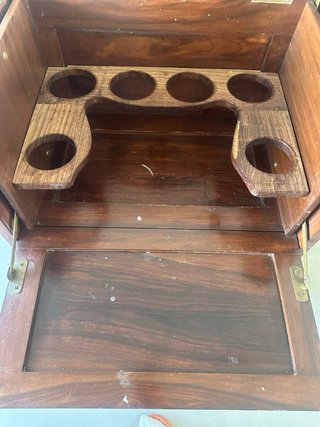 Mueble bar antiguo de madera