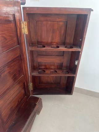 Mueble bar antiguo de madera