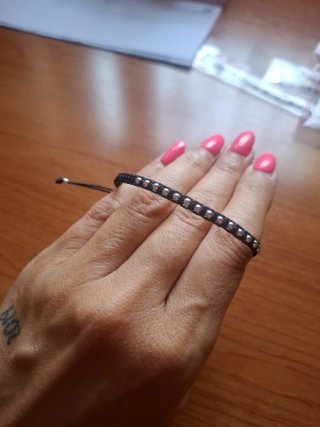 Pulsera macramé con bolitas de plata
