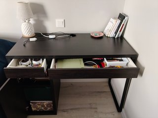 Escritorio Ikea MICKE negro-marrón 105x50 cm