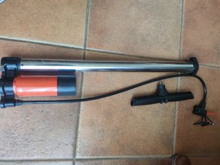Bomba 60 cm de pie de inflado