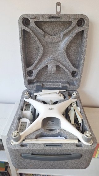 Dron DJI Phantom 4