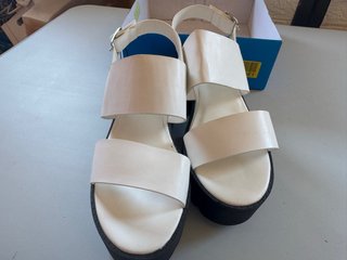 Sandalias Mustang Talla 41