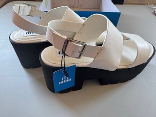 Sandalias Mustang Talla 41