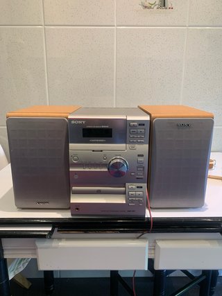 Cadena de música Sony CD/Radio/Cassette