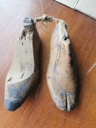 Hormas de zapatero antiguas (2 unidades)