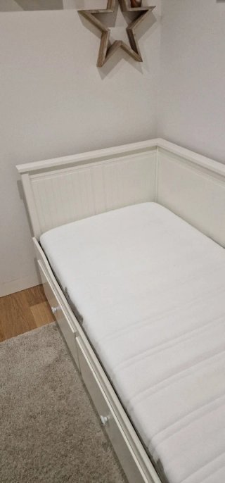 Cama diván Ikea Hemnes con 3 cajones