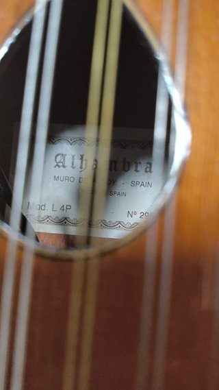 Laúd Alhambra L4P con funda
