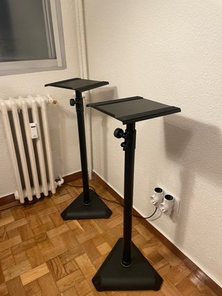 Soportes Monitor Gravity SP 3202 Negros