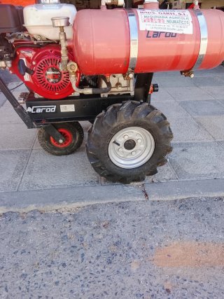 Compresor gasolina autopropulsado Carro
