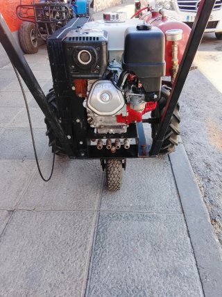 Compresor gasolina autopropulsado Carro