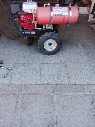 Compresor gasolina autopropulsado Carro