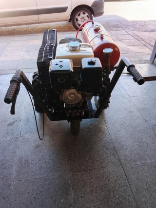 Compresor gasolina autopropulsado Carro
