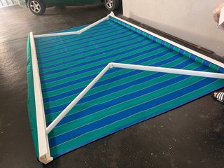Toldo Eléctrico 4m Azul/Verde esta en GETXO
