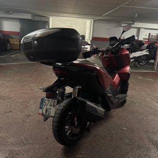 Honda ADV 350 2022 Granate Impecable
