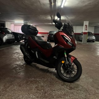 Honda ADV 350 2022 Granate Impecable