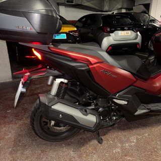 Honda ADV 350 2022 Granate Impecable