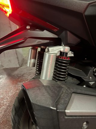 Honda ADV 350 2022 Granate Impecable
