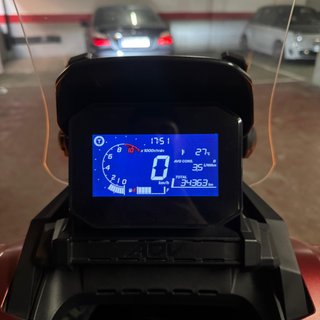 Honda ADV 350 2022 Granate Impecable