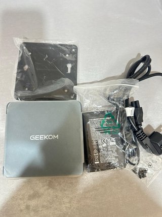 Mini PC GEEKOM IT 13 Azul