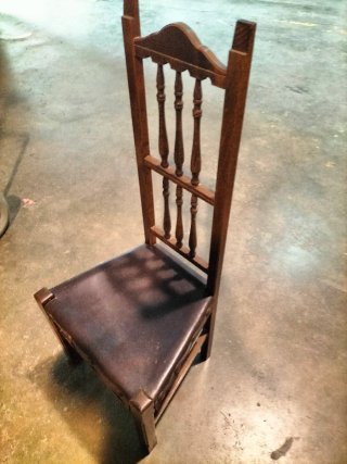Silla Antigua Madera y Cuero
