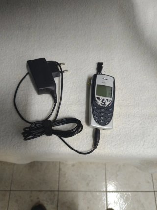 Teléfono Móvil Nokia Clásico Cargador
