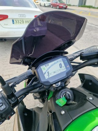 Kawasaki Z900 Negra y Verde 3000km 2023