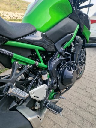 Kawasaki Z900 Negra y Verde 3000km 2023