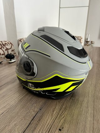 Casco modulare Airoh grigio fluo con visierino par