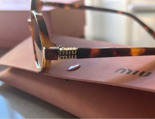Gafas de sol Miu Miu ovaladas tortuga