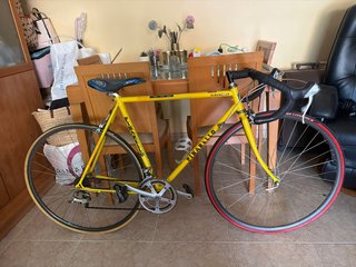 Bicicleta Pinarello Amarilla