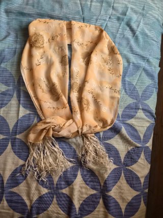 Fular/Chal Fiesta Beige Flores Doradas