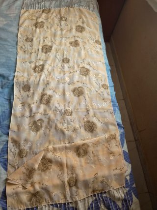 Fular/Chal Fiesta Beige Flores Doradas