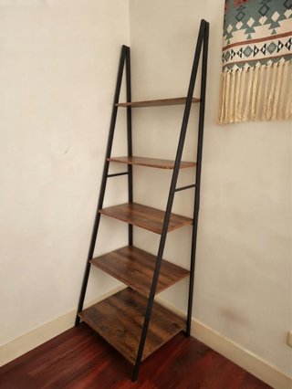Estantería esquinera industrial tipo escalera
