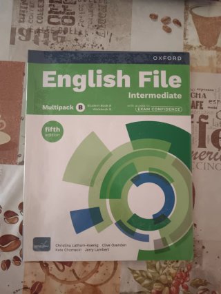 English File 5th Edition B1. Student's Book and...