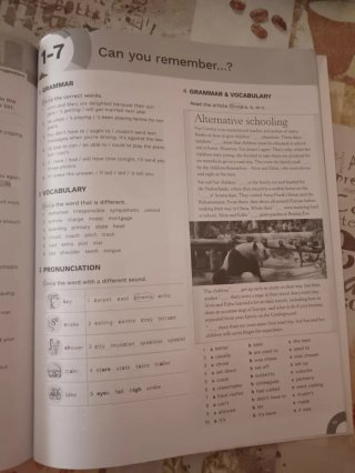 English File 5th Edition B1. Student's Book and...