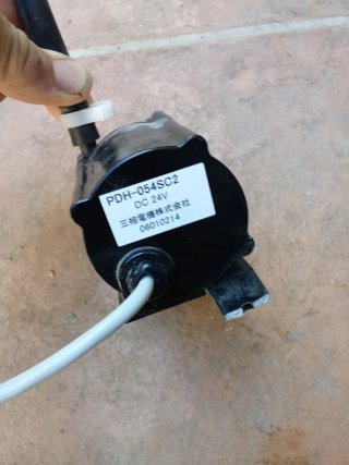 Bomba de agua negra con cables