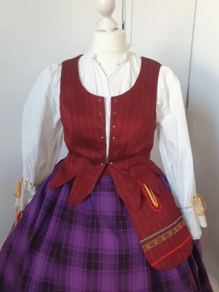 Corpiño y faldriquera traje regional