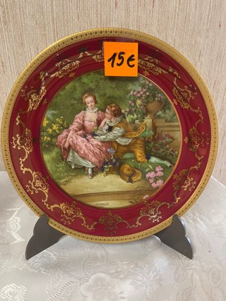 Plato de porcelana con soporte