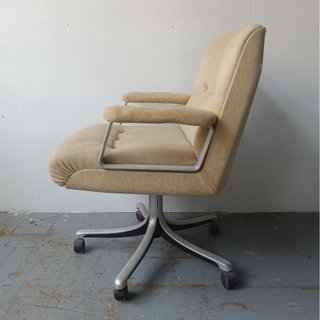 Butaca giratoria P128